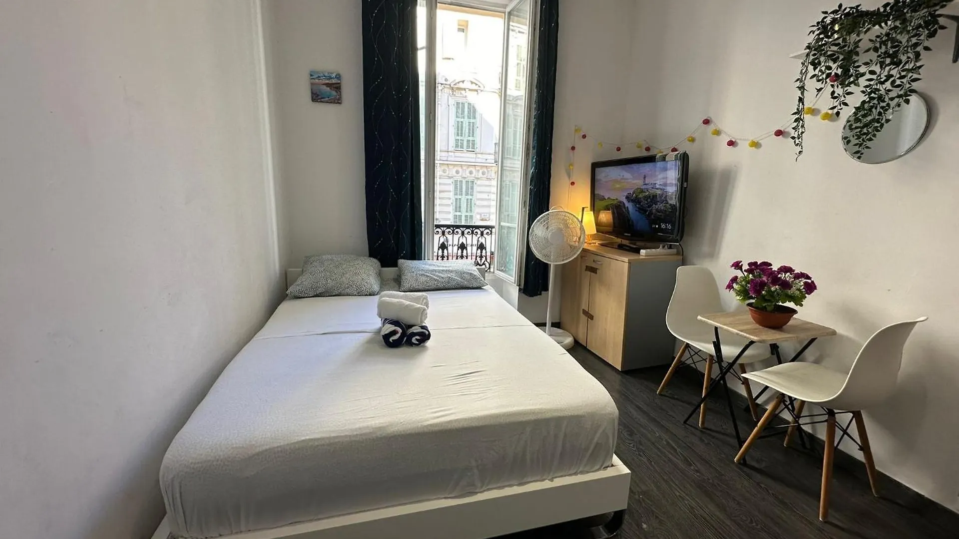 Delight Room 1St Door Nizza 0*,