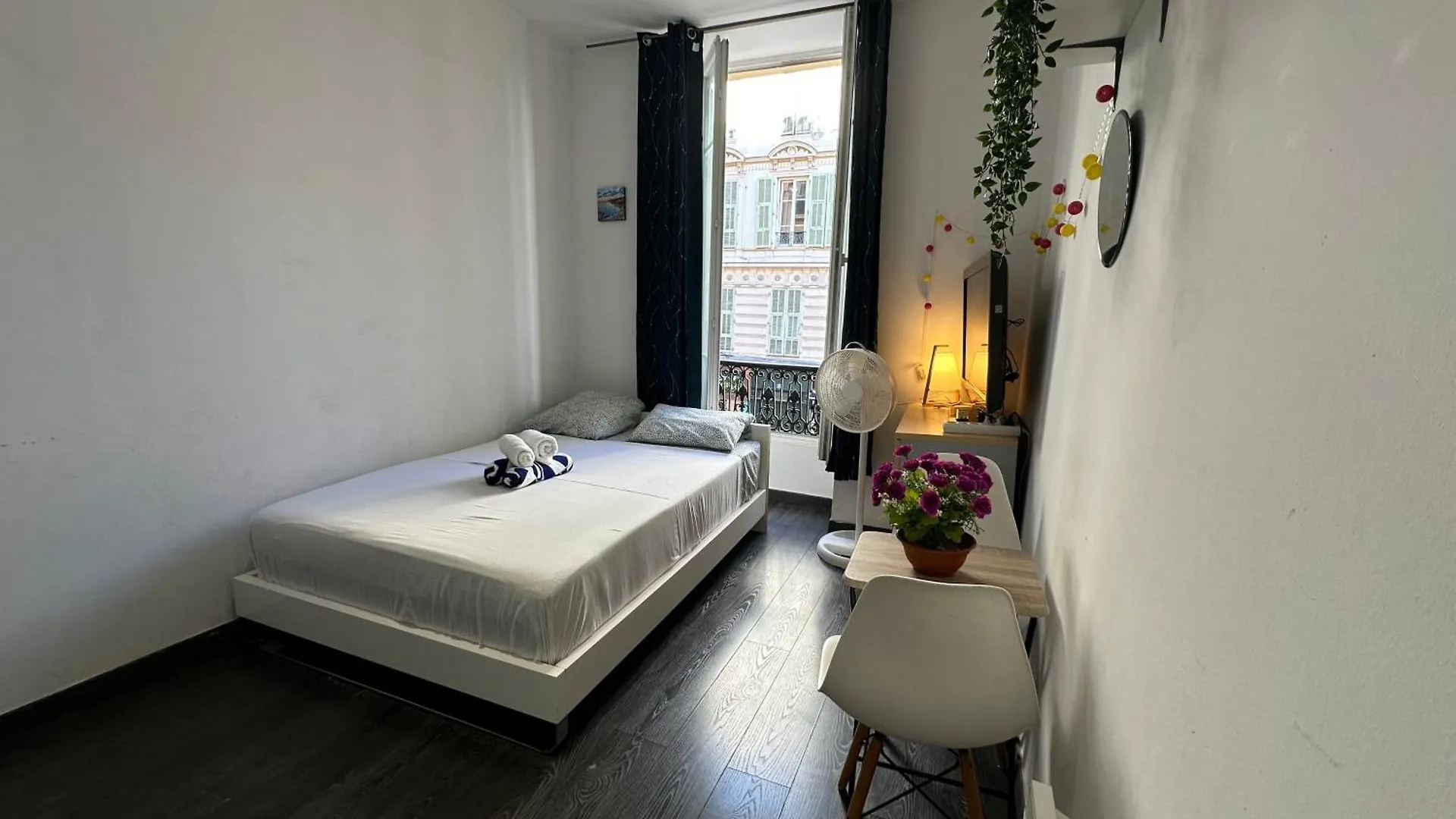 Homestay Delight Room 1St Door Nice